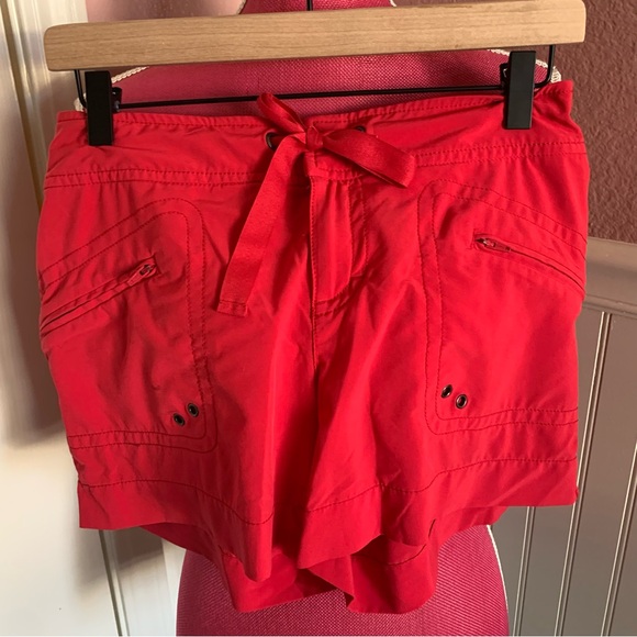 Athleta size 4 Cargo Shorts EUC in Red, Drawstring Waist - Picture 2 of 8
